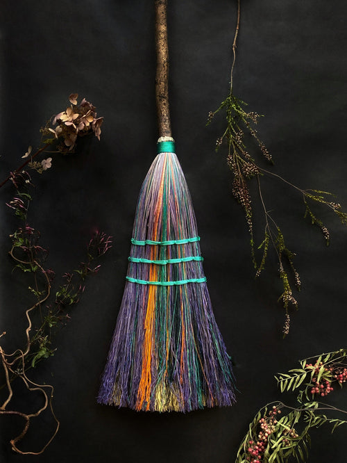 "Big Boss Witch" Brooms Gothic Cottagecore  – Functional Natural Broomcorn Sweeper